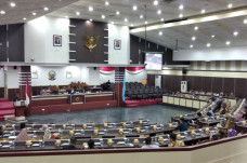 Fantastis, Baju Baru...