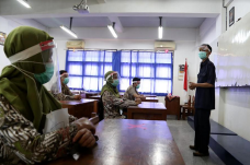 Menyelamatkan Pendidikan...