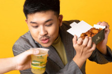 Tebar Kebahagiaan, Menantea...