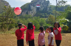 Merah Putih Raksasa...