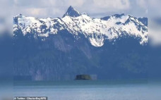 Melayang! Pulau di Alaska...