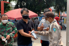 Kembali Gelar Salat...