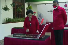 Megawati Resmikan Sekolah...