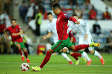 Ronaldo Lewati Gol Ali...