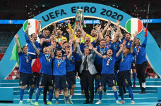 Italia Diprediksi Akan...