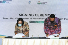 Petrokimia Gresik Gandeng...