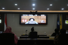 Sri Mulyani Persilakan...