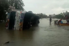 Jalan Trans Sulawesi...