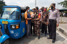Sopir Bajaj di Tambora...