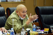 Jadi Tersangka, Alex...