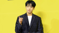 Jungkook BTS Berikan...