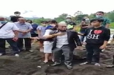 Video Keluarga Bongkar...