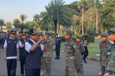 Anies Beri Penghargaan...