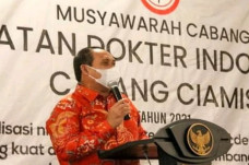 Vaksinasi Pelaku Usaha...