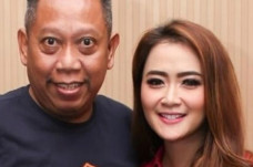 Vega Darwanti Takut...