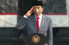 Jokowi Pimpin Peringatan...