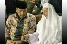 Duet Habib Luthfi dan...