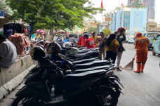 Juru Parkir Liar Pasar...