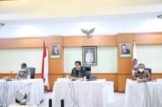 Kemendagri Gelar Seminar...