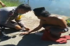 Tangis Haru Warga Pecah...