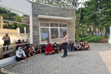 10 Gelandangan dan Pengemis...