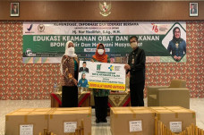 Legislator PKB Bagikan...