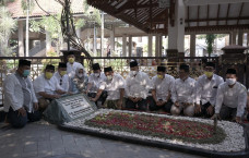 Peringati Hari Santri,...