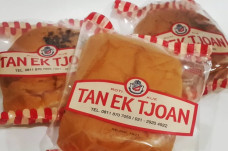 4 Toko Roti Legendaris...