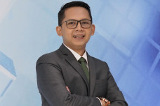 Guru Terus Bergerak...