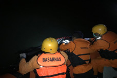 Hilang Terjatuh di Laut,...