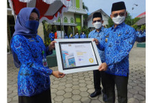 Pemkot Raih Peringkat...