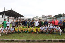 Tinjau Stadion Sepak...
