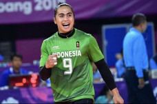 Pernah Bucin, Aprilio...