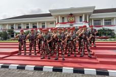 Resmi Jabat Danjen,...