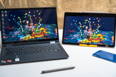 Layar Galaxy Tab S7...