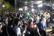 Diiringi Doa Ratusan...