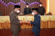 DPRD dan Pemkab Barru...
