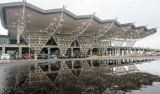 Maret 2022, Bandara...