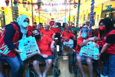 TMP Bagikan 500 Paket...