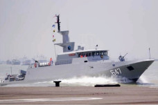 KRI Parang TNI AL Tarik...