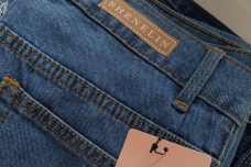 Brand Fesyen Lokal Ini...