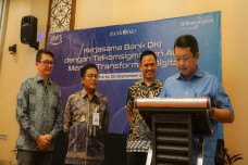 Gandeng Amazon dan Telkomsigma,...