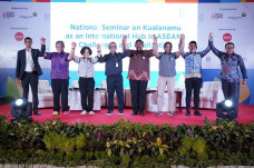 Maskapai dan Stakeholder...