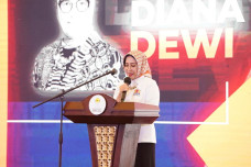 Teladani Pejuang Wanita,...