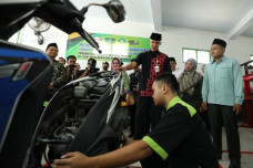 Siapkan Tenaga Kerja...