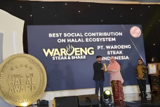 Makanan Lokal Jadi Pilihan...