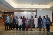 Meneropong Kepemimpinan...