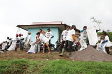 Petebu Ganjar Gotong...