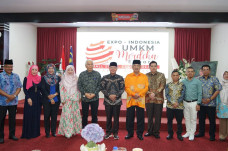 Gubernur Bengkulu Hadiri...