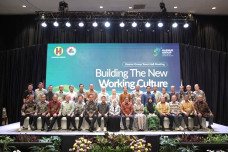 Bangun Budaya Kerja...